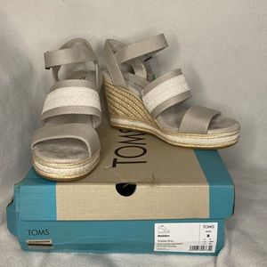 NWT TOMS Madelyn Wedge Sandal size 8